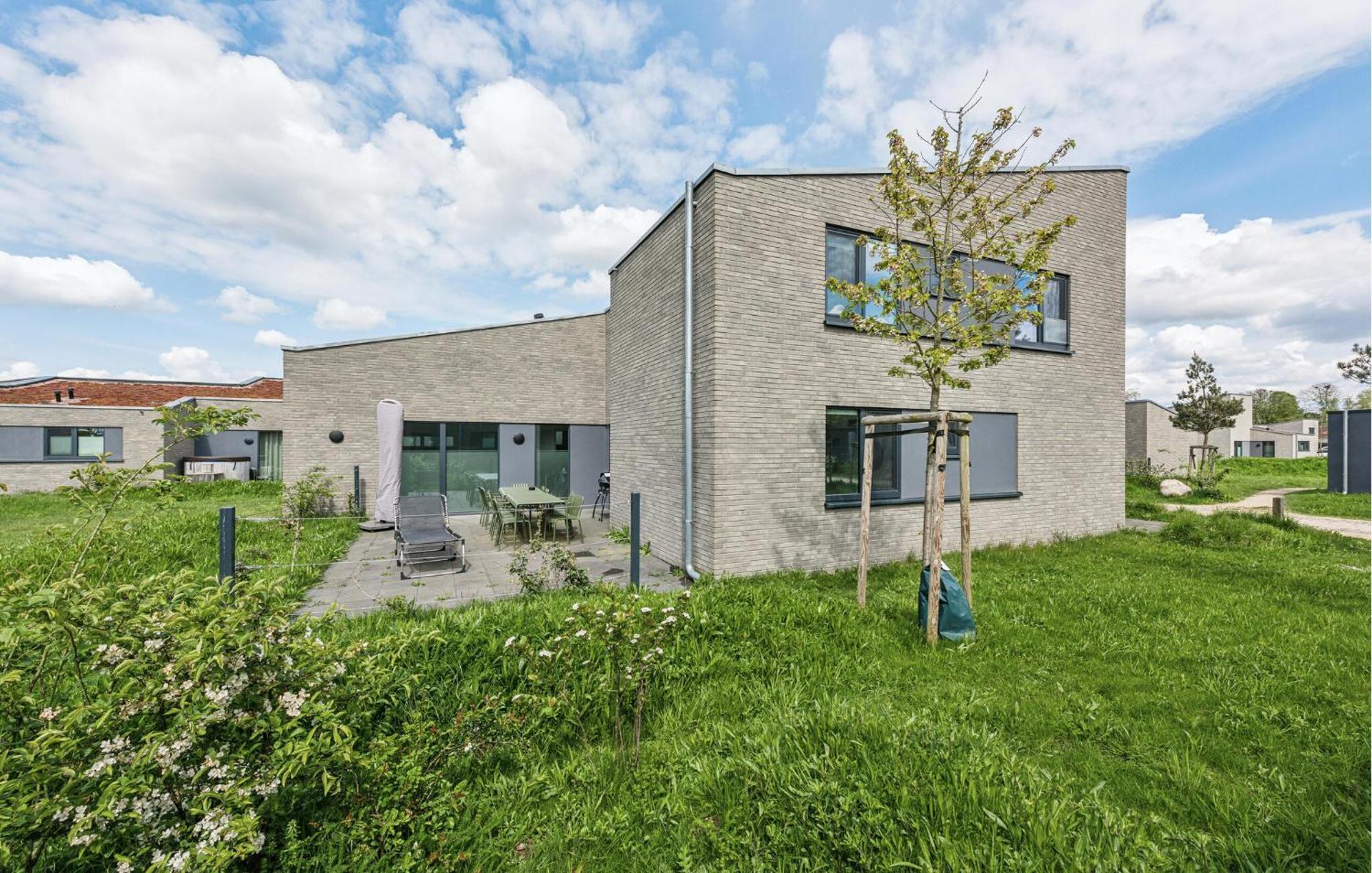 Cozy Home In Lembruch-Duemmer See With Sauna Buitenkant foto